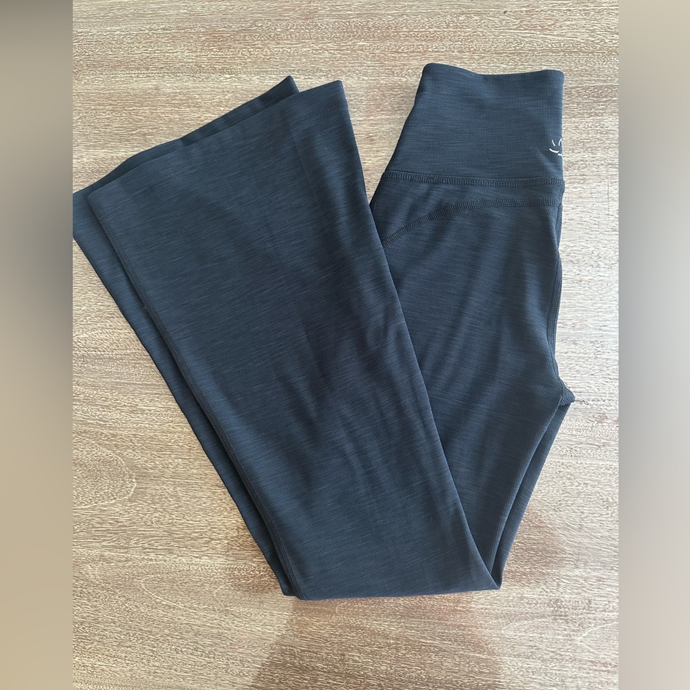 Beyond Yoga Heather Rib All Day Flare Pant Size Small